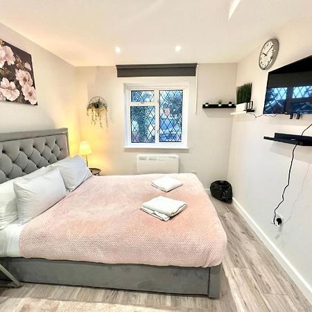 Feltham Heathrow Guest House - Oakway المظهر الخارجي الصورة