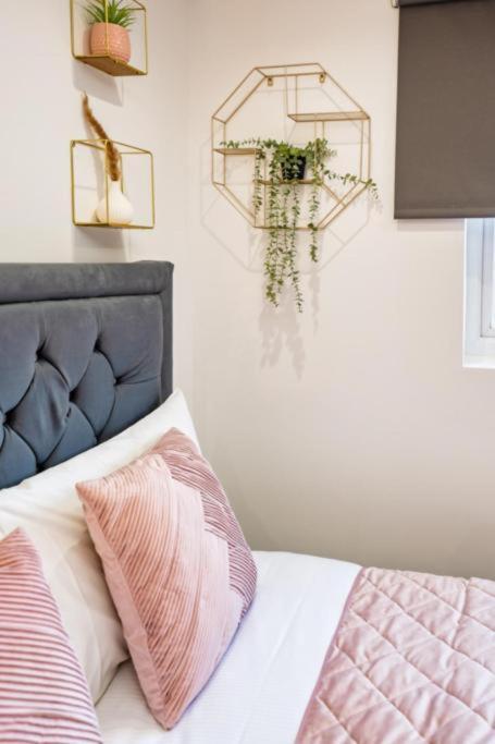 Feltham Heathrow Guest House - Oakway المظهر الخارجي الصورة