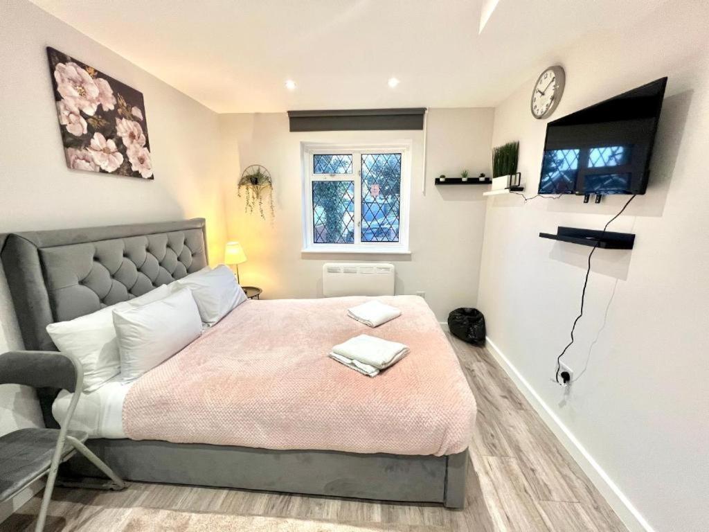 Feltham Heathrow Guest House - Oakway المظهر الخارجي الصورة