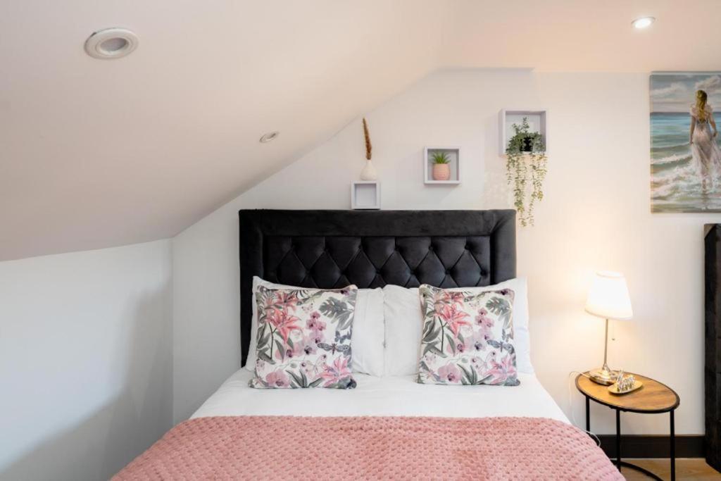 Feltham Heathrow Guest House - Oakway المظهر الخارجي الصورة