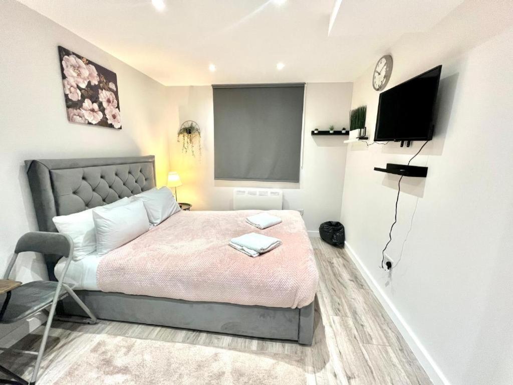 Feltham Heathrow Guest House - Oakway المظهر الخارجي الصورة